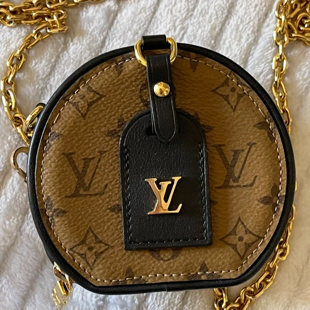 Mini LV Boite Chapeau Purse - Picture 2 of 12
